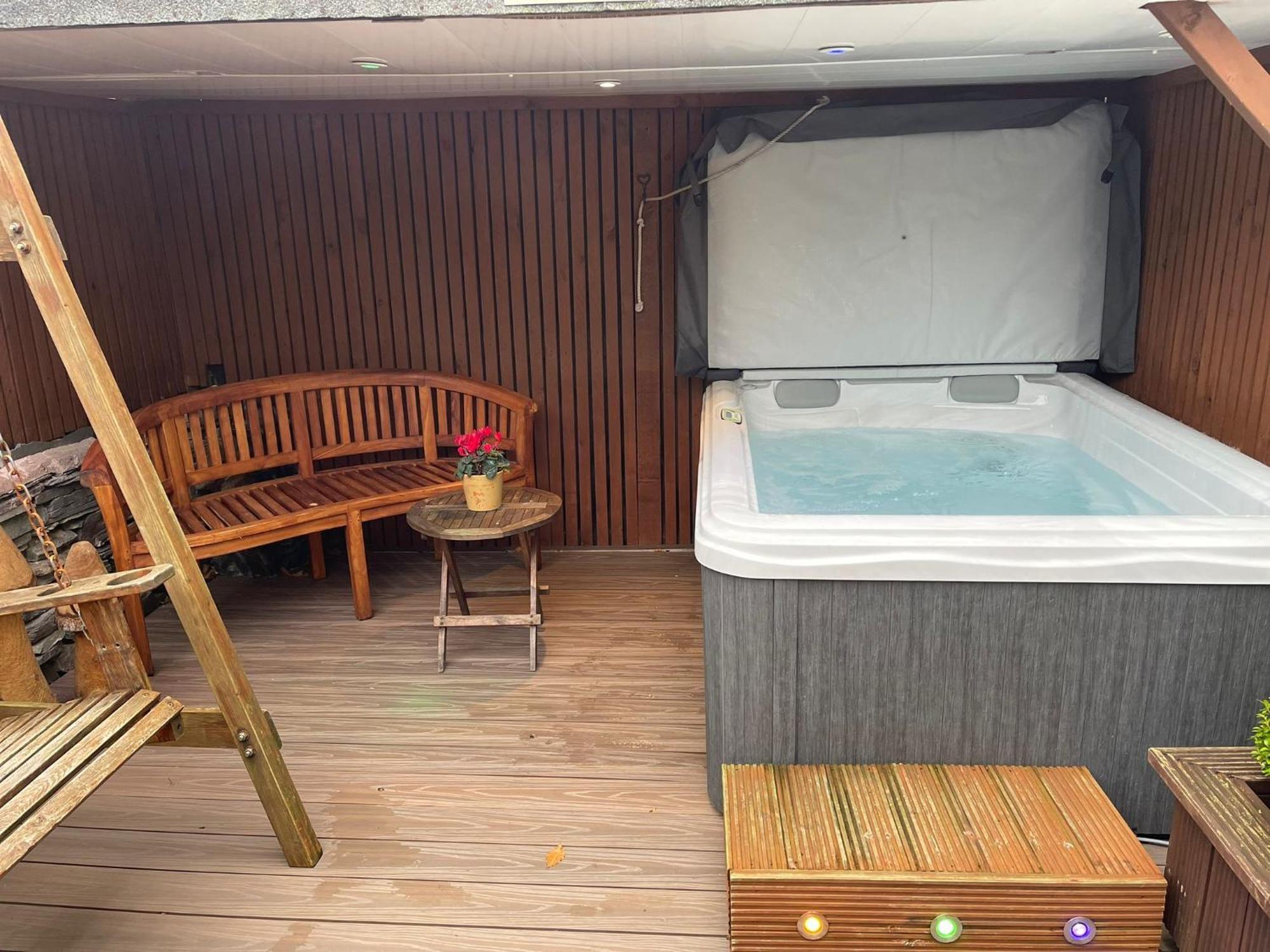 Windermere Boutique Hotel Spa Suites & Hot Tubs 외부 사진