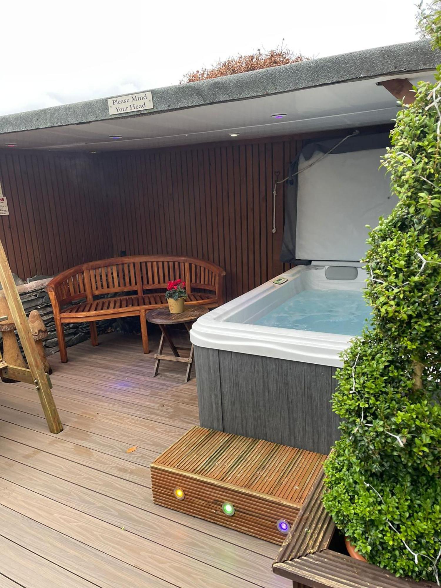 Windermere Boutique Hotel Spa Suites & Hot Tubs 외부 사진