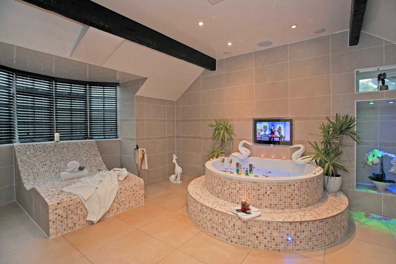 Windermere Boutique Hotel Spa Suites & Hot Tubs 외부 사진