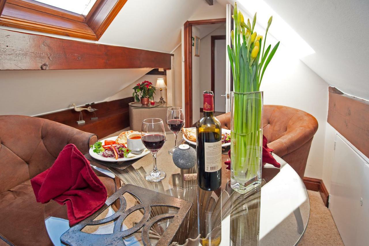 Windermere Boutique Hotel Spa Suites & Hot Tubs 외부 사진